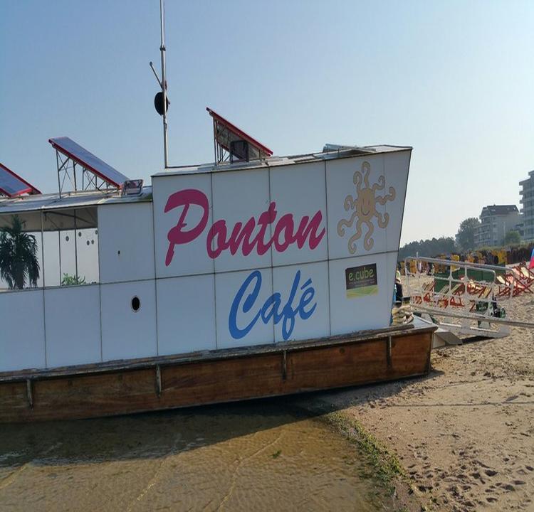 Ponton Cafe